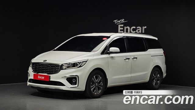 Kia Carnival 9-Seater Luxury — пробег 77 269 км — фото 1 из 5