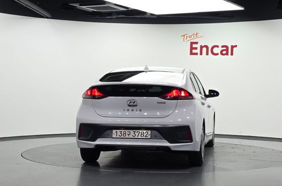 Hyundai Ioniq 1.6 HEV N — пробег 100 715 км — фото 4 из 5