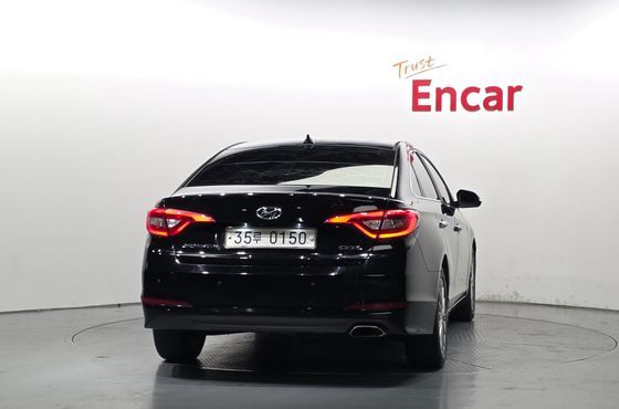 Hyundai Sonata 2.0 Smart — пробег 173 875 км — фото 4 из 5