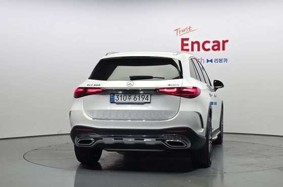 Mercedes-Benz GLC-Class GLC300 4MATIC AMG Line — пробег 12 596 км — фото 4 из 5