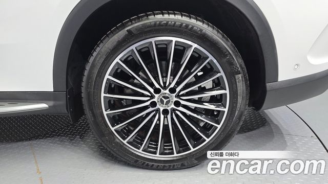 Mercedes-Benz GLC-Class GLC300 4MATIC AMG Line — пробег 12 596 км — фото 5 из 5