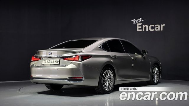 Lexus ES Luxury Plus — пробег 111 450 км — фото 2 из 5