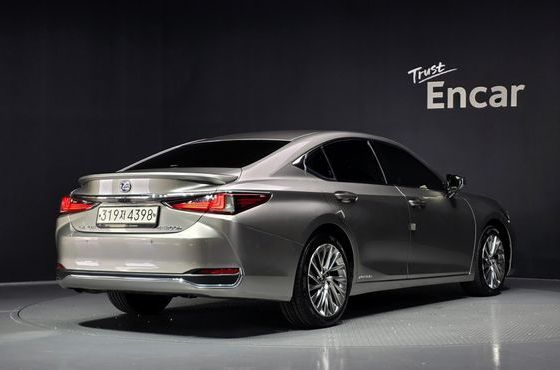 Lexus ES Luxury Plus — пробег 111 450 км — фото 2 из 5
