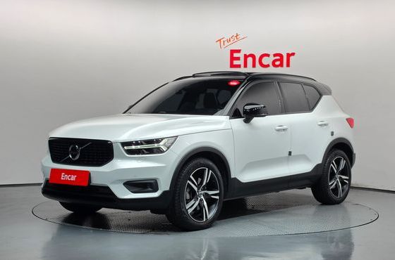 Volvo XC40 B4 R-Design — пробег 42 729 км — фото 1 из 5