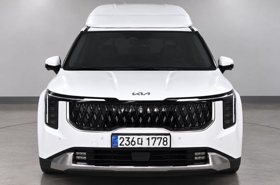 Kia Carnival Gasoline 9-Seater Hi Limousine Signature — пробег 12 375 км — фото 1 из 5