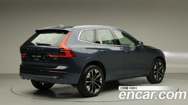 Volvo XC60 B5 Ultra Bright Air Sus — пробег 944 км — фото 2 из 5