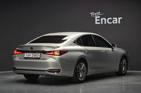 Lexus ES Executive — пробег 66 763 км — фото 2 из 5