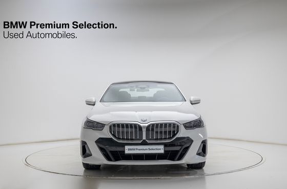 BMW 5-Series 530i xDrive M Sport — пробег 9 512 км — фото 3 из 5
