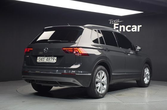 Volkswagen Tiguan 2.0 TDI Premium — пробег 228 528 км — фото 2 из 5