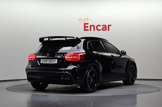 Mercedes-Benz GLA-Class GLA45 AMG 4MATIC — пробег 100 825 км — фото 2 из 5