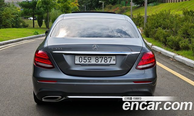 Mercedes-Benz E-Class из Кореи Encar