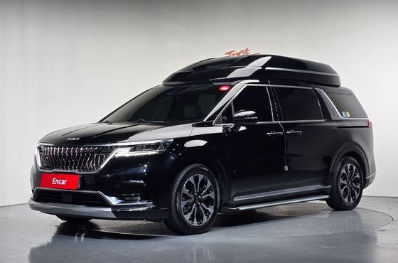 Kia Carnival Gasoline 7-Seater Hi-Limousine Signature — пробег 94 604 км — фото 1 из 5