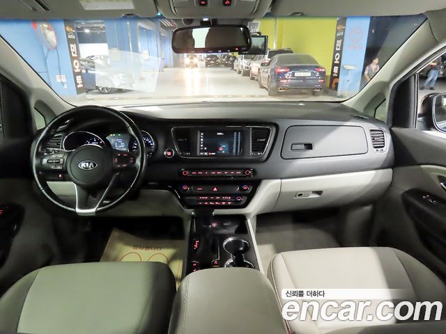 Kia Carnival 9-Seater Luxury — пробег 79 288 км — фото 5 из 5