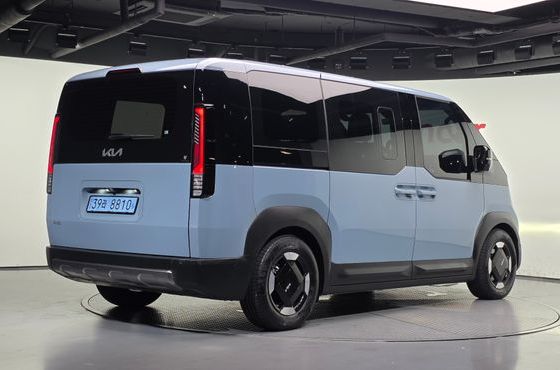 Kia PV5 Passenger 5 Seater Plus — пробег 8 089 км — фото 2 из 5