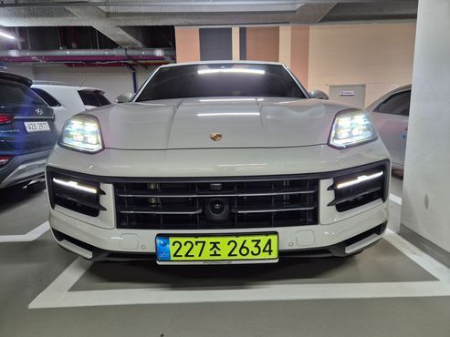 Porsche Cayenne 3.0 E-Hybrid — пробег 16 200 км — фото 1 из 5