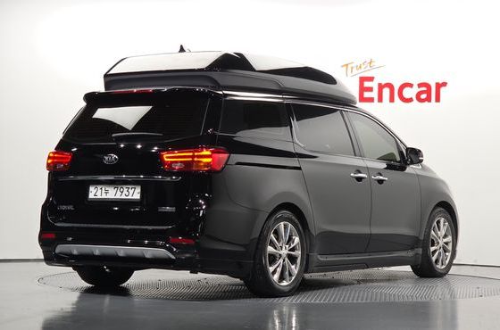 Kia Carnival 9-Seater Hi-Limousine Prestige — пробег 122 270 км — фото 2 из 5