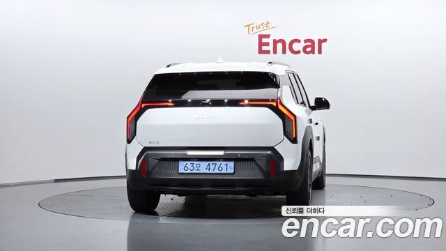 Kia EV3 из Кореи Encar