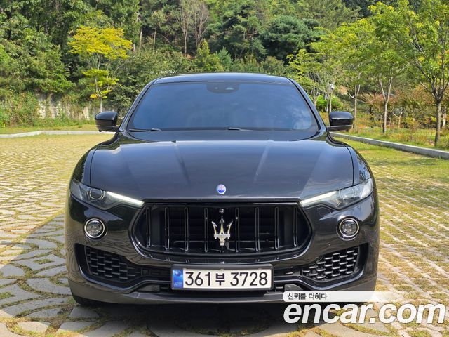 Maserati Levante 3.0 AWD — пробег 180 960 км — фото 2 из 5