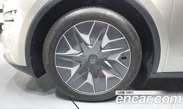 Tesla Model Y L Long Range AWD — пробег 3 578 км — фото 5 из 5