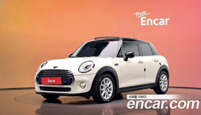 Mini Cooper 5Door HIGH 3rd — пробег 137 419 км — фото 1 из 5