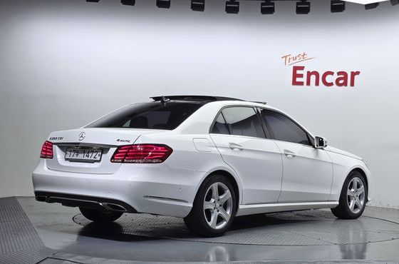 Mercedes-Benz E-Class E250 CDI 4MATIC — пробег 106 217 км — фото 2 из 5