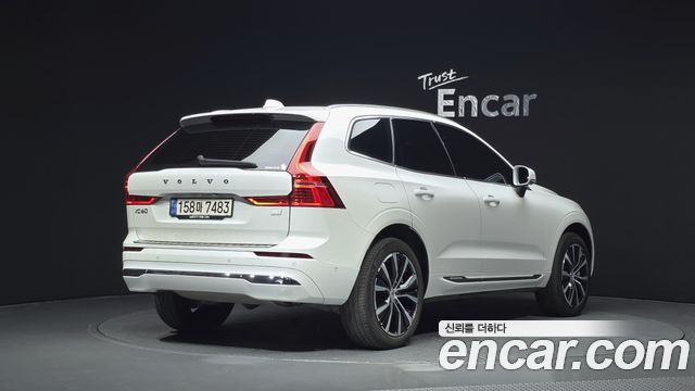 Volvo XC60 T8 Ultimate Bright — пробег 40 111 км — фото 2 из 5