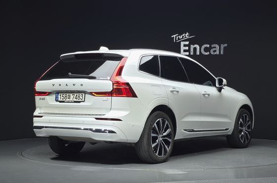 Volvo XC60 T8 Ultimate Bright — пробег 40 111 км — фото 2 из 5