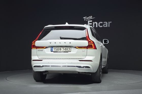 Volvo XC60 T8 Ultimate Bright — пробег 40 111 км — фото 4 из 5