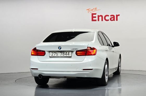 BMW 3-Series 320i — пробег 184 000 км — фото 4 из 5