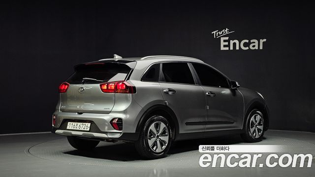 Kia Niro 1.6 HEV Luxury — пробег 108 314 км — фото 2 из 5