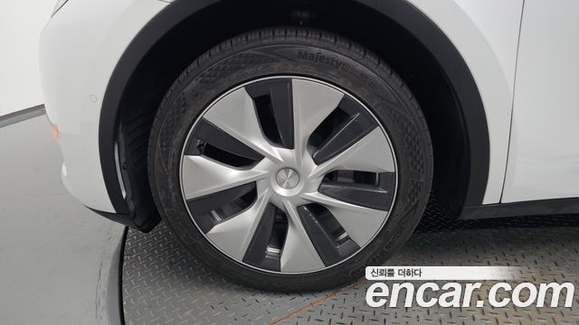 Tesla Model Y Long Range AWD — пробег 84 468 км — фото 5 из 5