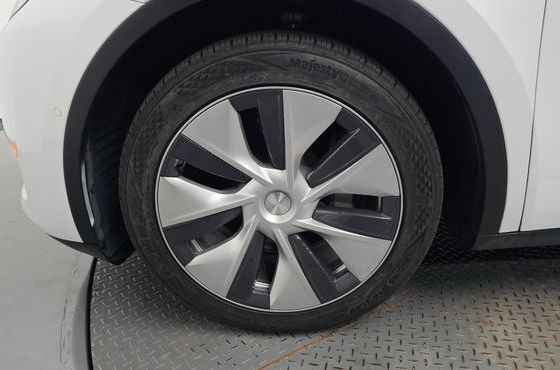 Tesla Model Y Long Range AWD — пробег 84 468 км — фото 5 из 5