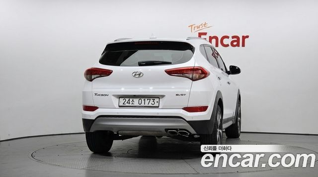 Hyundai Tucson Diesel 2.0 2WD Modern Special — пробег 188 878 км — фото 4 из 5