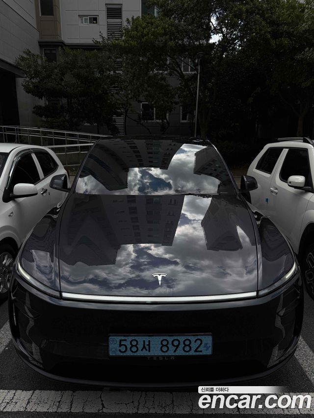 Tesla Model Y RWD — пробег 30 000 км — фото 2 из 5