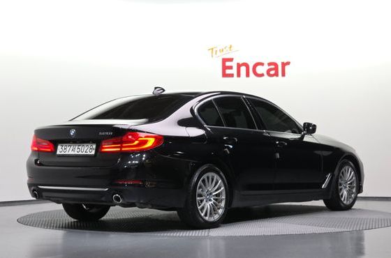 BMW 5-Series 520i Luxury — пробег 107 263 км — фото 2 из 5