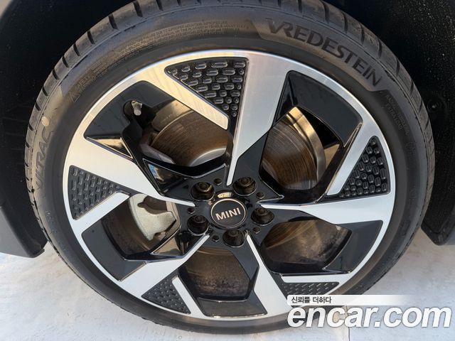 Mini Cooper 5 Door Favoured — пробег 19 км — фото 5 из 5