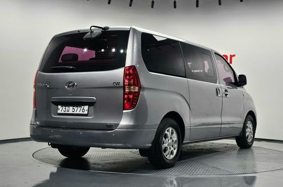 Hyundai Starex 12-Seater Wagon CVX Deluxe — пробег 159 111 км — фото 2 из 5