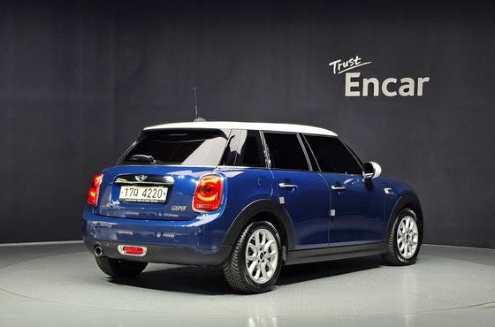 Mini Cooper 5Door HIGH 3rd — пробег 62 184 км — фото 2 из 5