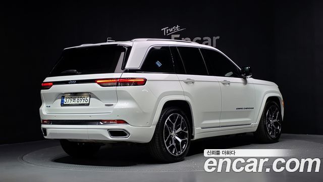 Jeep Cherokee 4xe Summit Reserve — пробег 73 450 км — фото 2 из 5