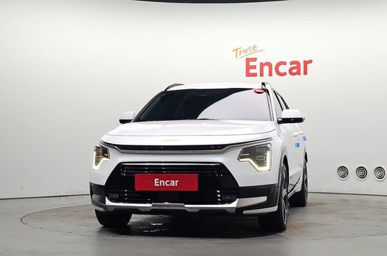 Kia Niro Prestige — пробег 70 779 км — фото 3 из 5