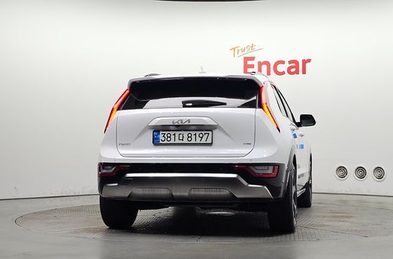 Kia Niro Prestige — пробег 70 779 км — фото 4 из 5