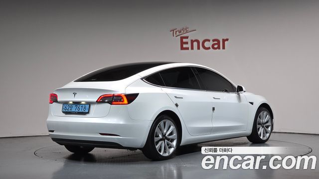 Tesla Model 3 Standard Range Plue RWD — пробег 75 739 км — фото 2 из 5