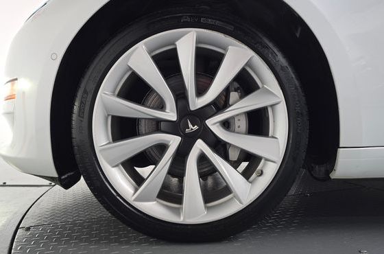 Tesla Model 3 Standard Range Plue RWD — пробег 75 739 км — фото 5 из 5
