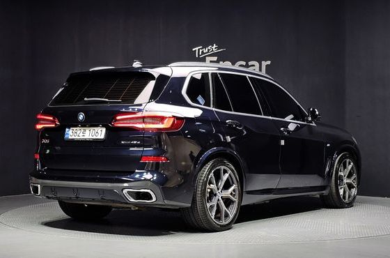 BMW X5 xDrive 45e M Sport — пробег 105 229 км — фото 2 из 5