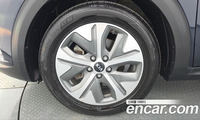 Kia Niro Noblesse — пробег 133 956 км — фото 5 из 5