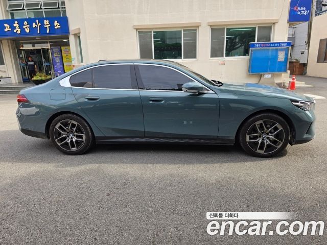 BMW 5-Series 523d xDrive — пробег 15 476 км — фото 3 из 5