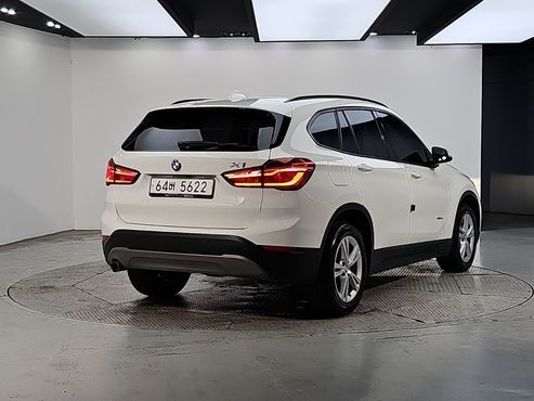 BMW X1 xDrive 18d — пробег 87 365 км — фото 4 из 5