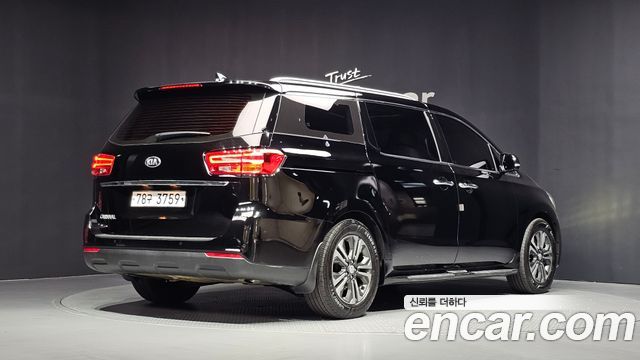 Kia Carnival 11-Seater Prestige — пробег 74 679 км — фото 2 из 5