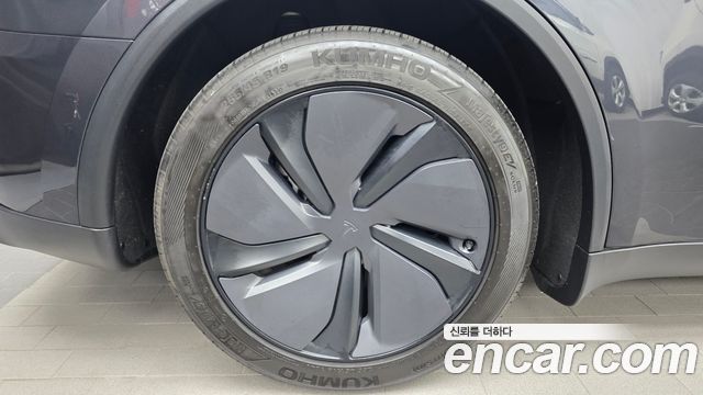 Tesla Model Y RWD — пробег 9 533 км — фото 5 из 5
