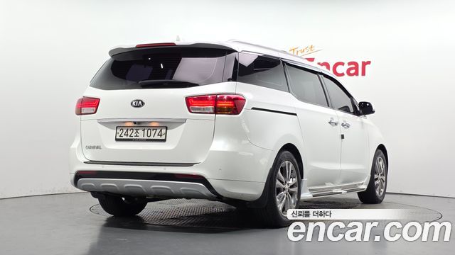 Kia Carnival 9-seater Prestige — пробег 184 206 км — фото 2 из 5